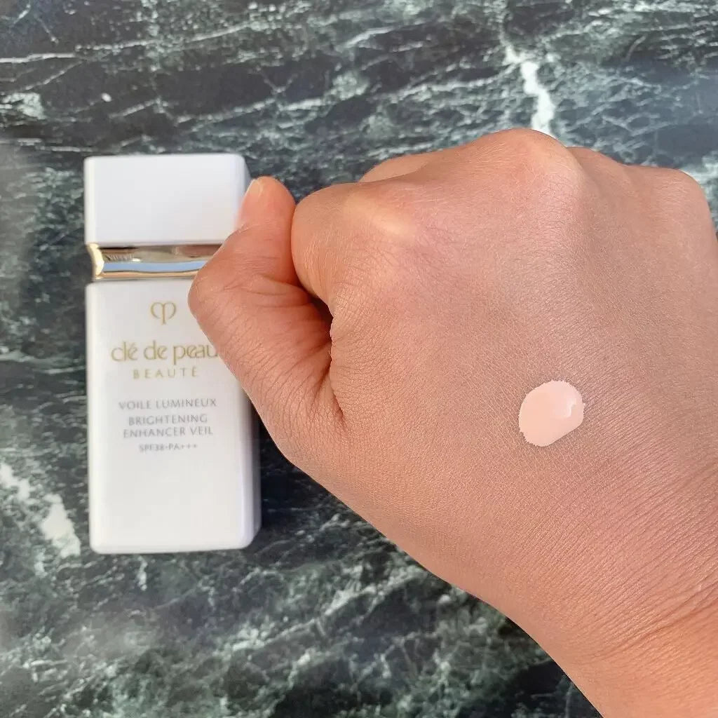 Shiseido Clé de Peau Beaute Voile Lumineux Brightening Makeup Base