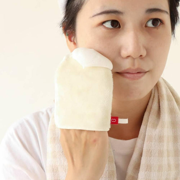 Kinuya 100% Silk Face Cleansing Mitten Gentle Exfoliating Glove