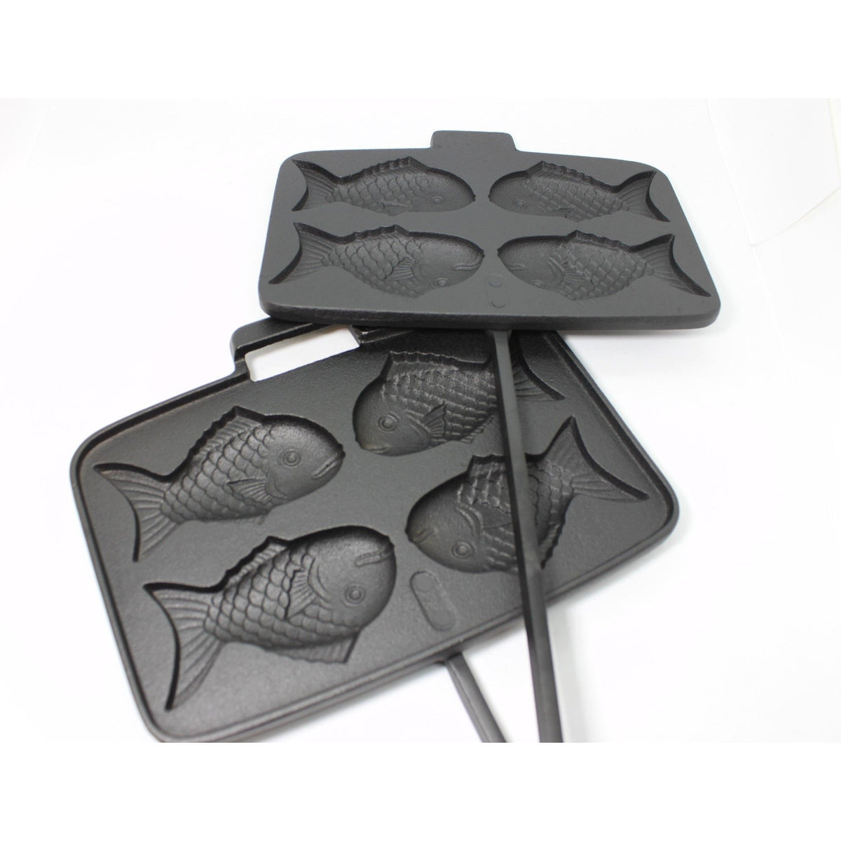 Oigen Nambu Cast Iron Taiyaki Maker Fish Shaped Pan F-463