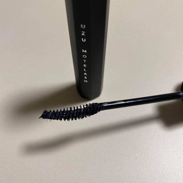 Uzu-by-Flowfushi-Mote-Mascara-Japanese-Clear-Black-Mascara-6g-3-2024-06-21T00:27:21.800Z.jpg